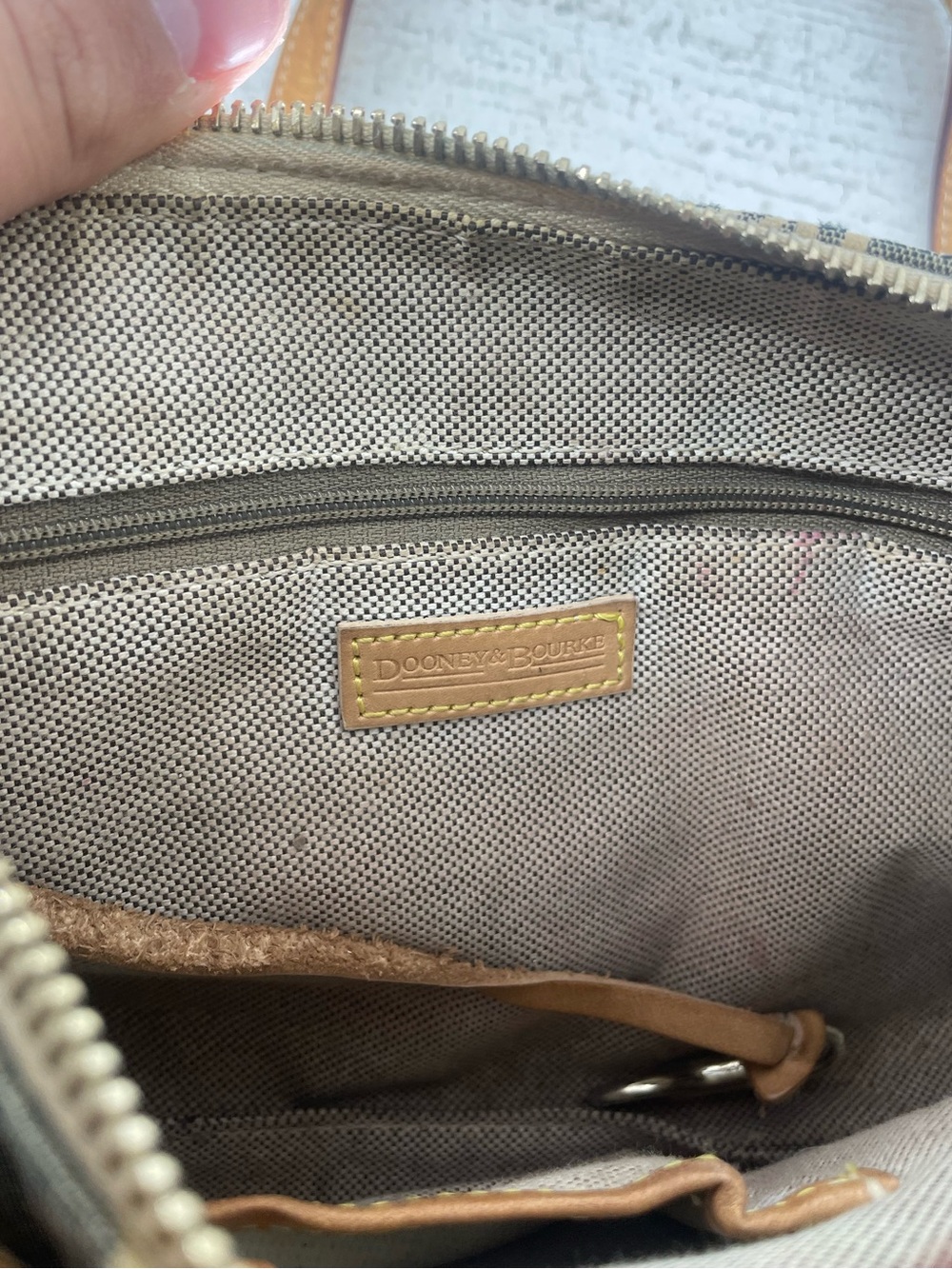 Women's Tan Dooney & Bourke Small Domed Pocket Satchel Bag Top Handle Vintage - Picture 8 of 8
